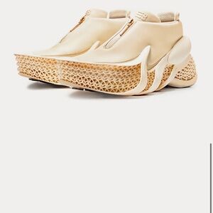 Men Clippers 8000 Slip-On Sneakers in Cannoli Cream